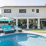 Designer Family Home With Resort-Style Oasis