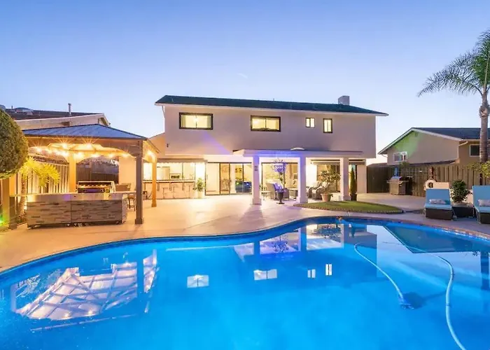 Designer Family Home With Resort-Style Oasis
