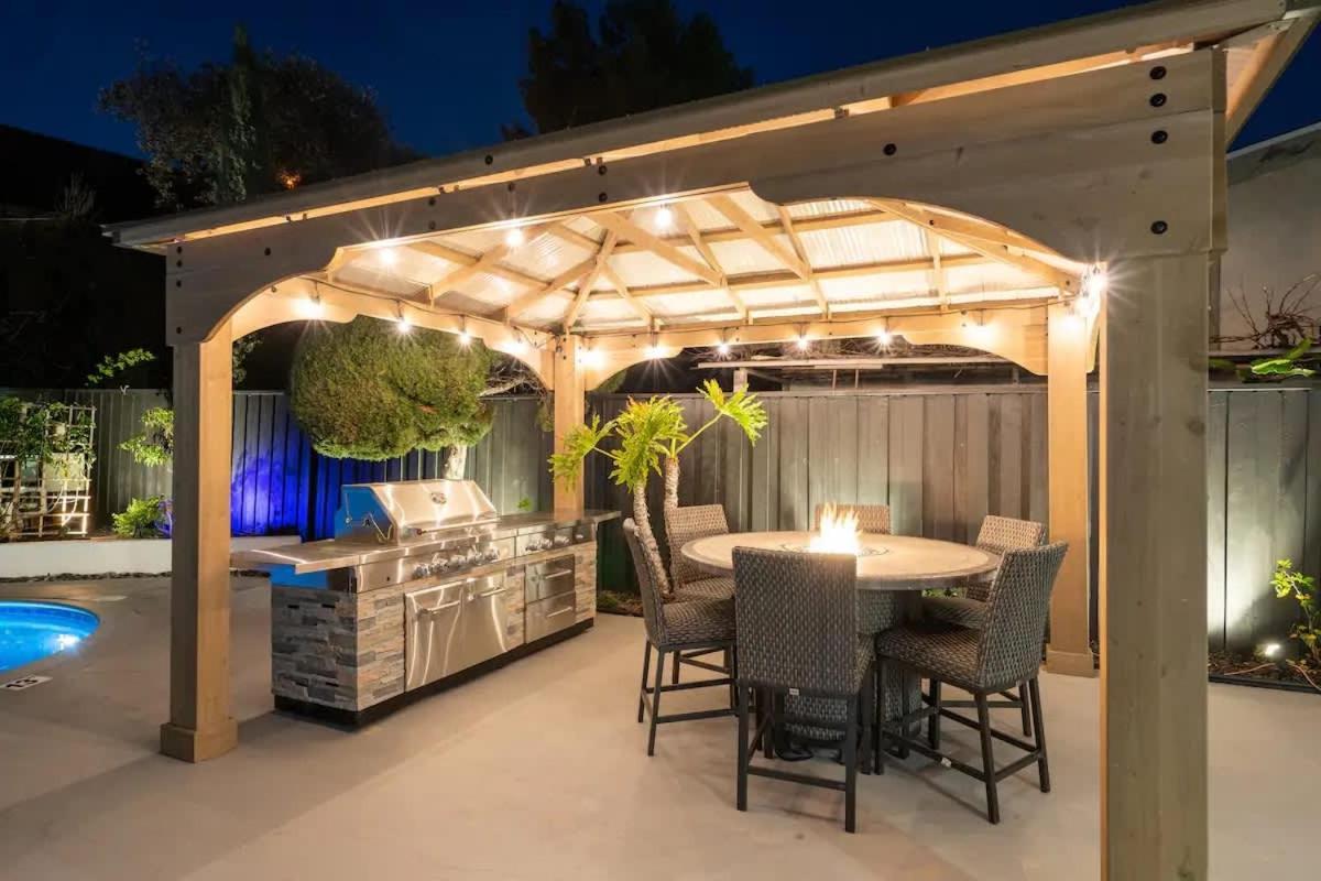 Designer Family With Resort-style Oasis Holiday home San Diego
